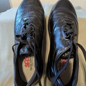 Men's Black Athletic Shoes